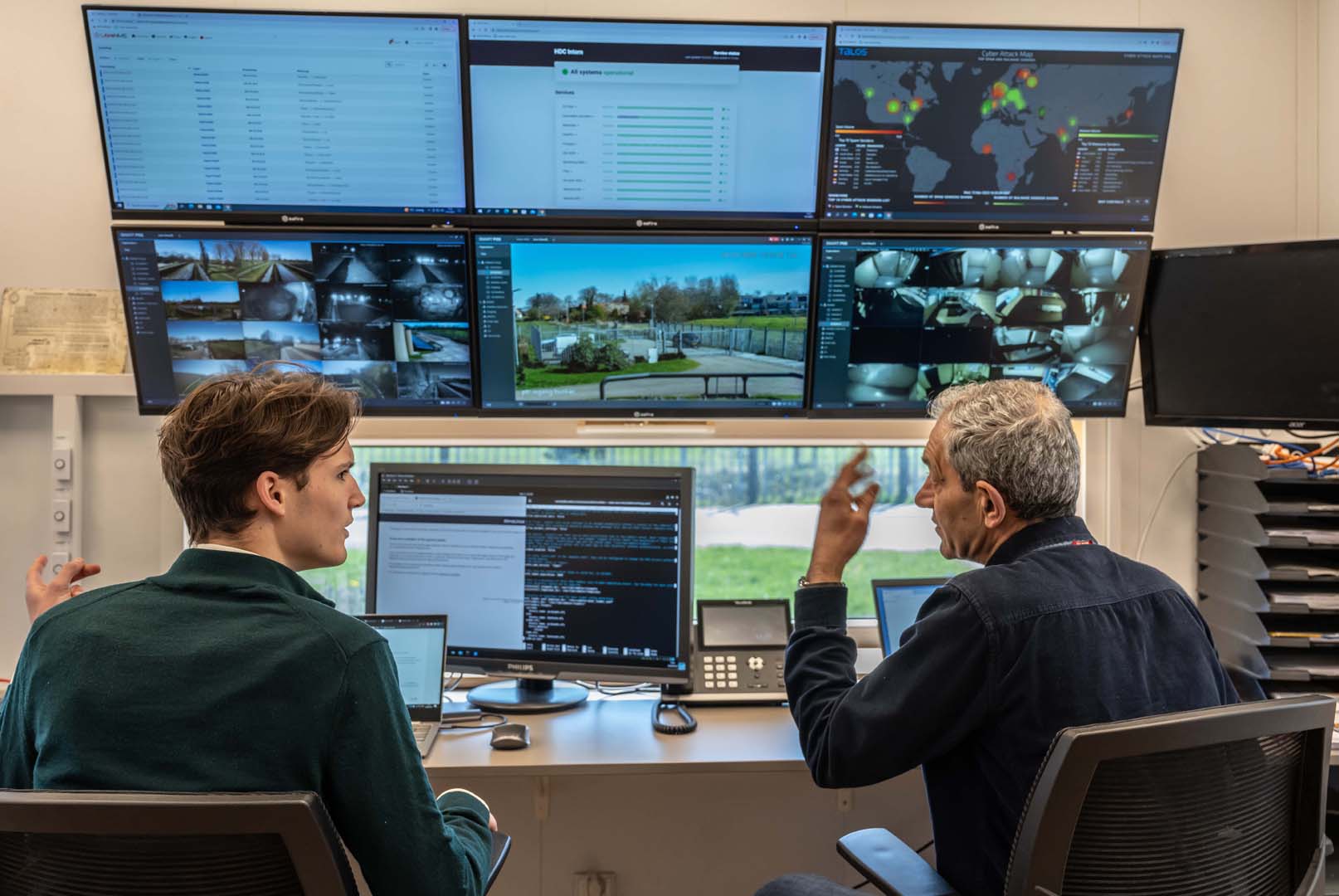 Onze engineers monitoren de infrastructuur in het NOC