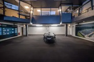Het voormalige commandocentrum, nu presentatie- en conferentieruimte