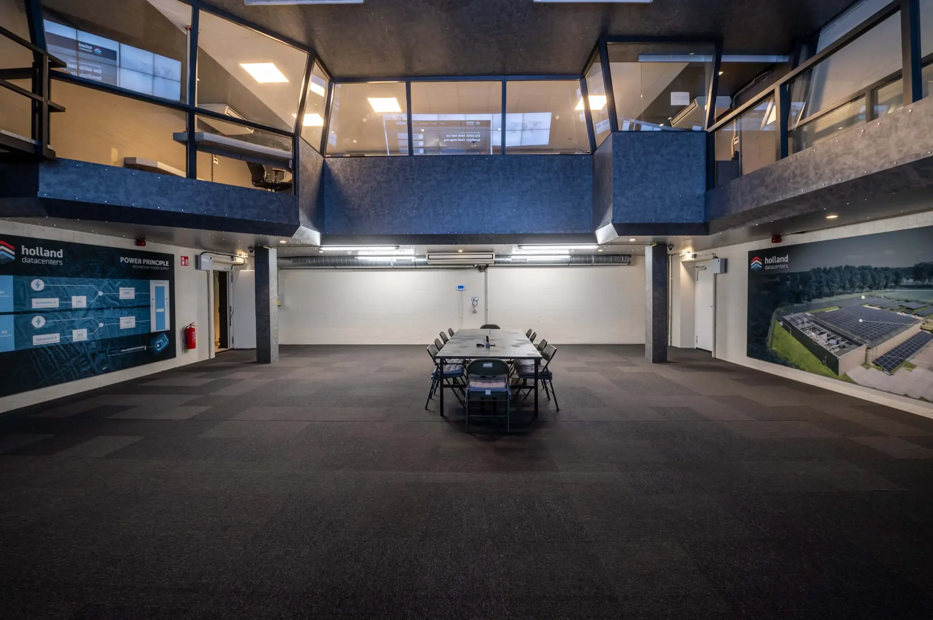 Het voormalige commandocentrum, nu presentatie- en conferentieruimte